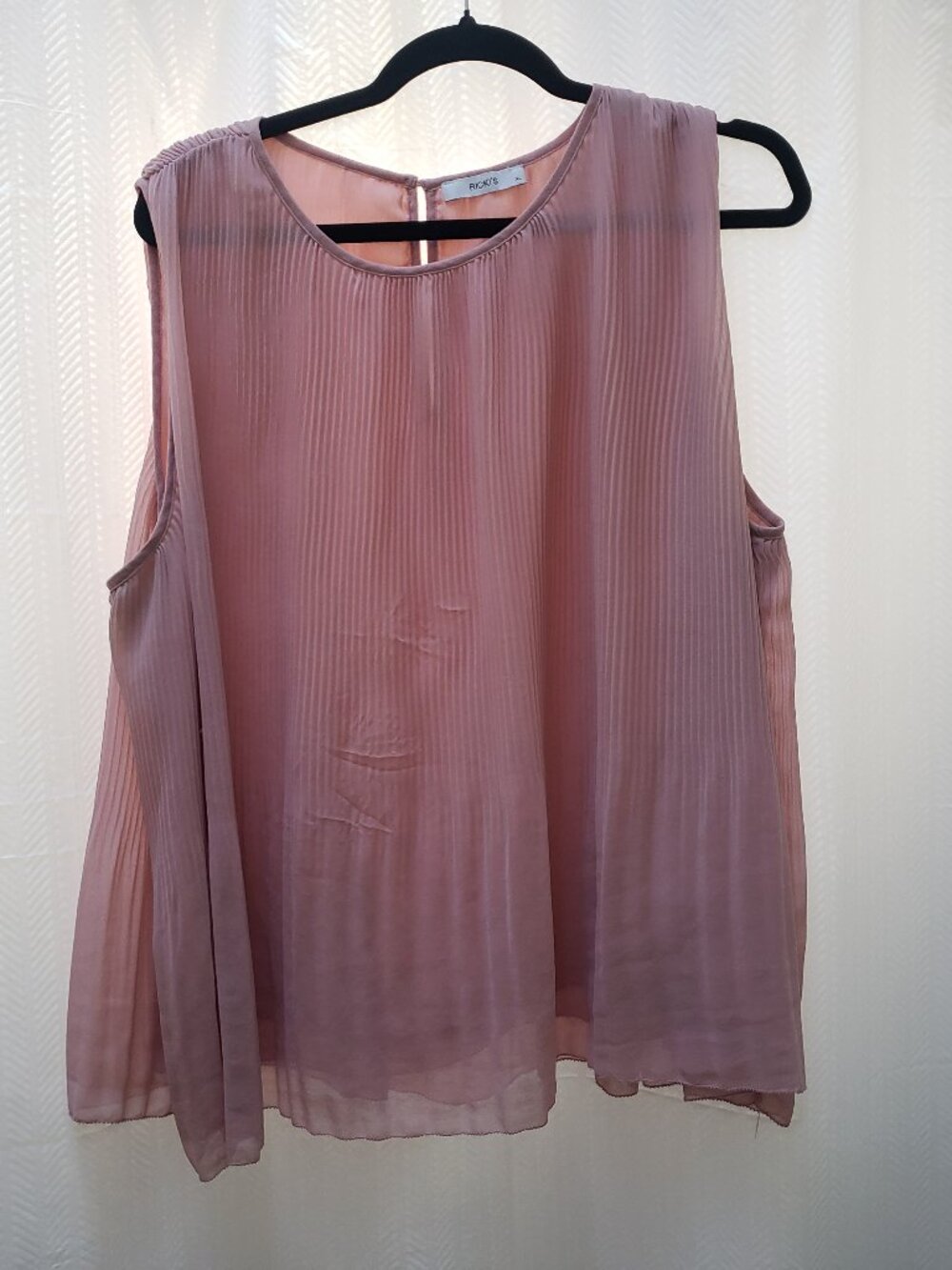 Ricki's Blush Pink Flowy Pleated Sleeveless top Scoop Neck Size XL